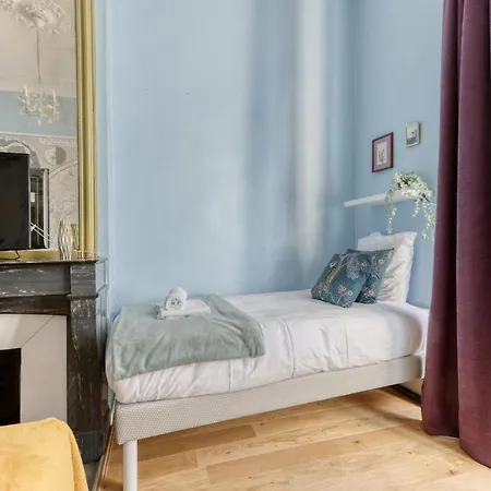 The Typical Parisian Flat - Louvre Royal - 1